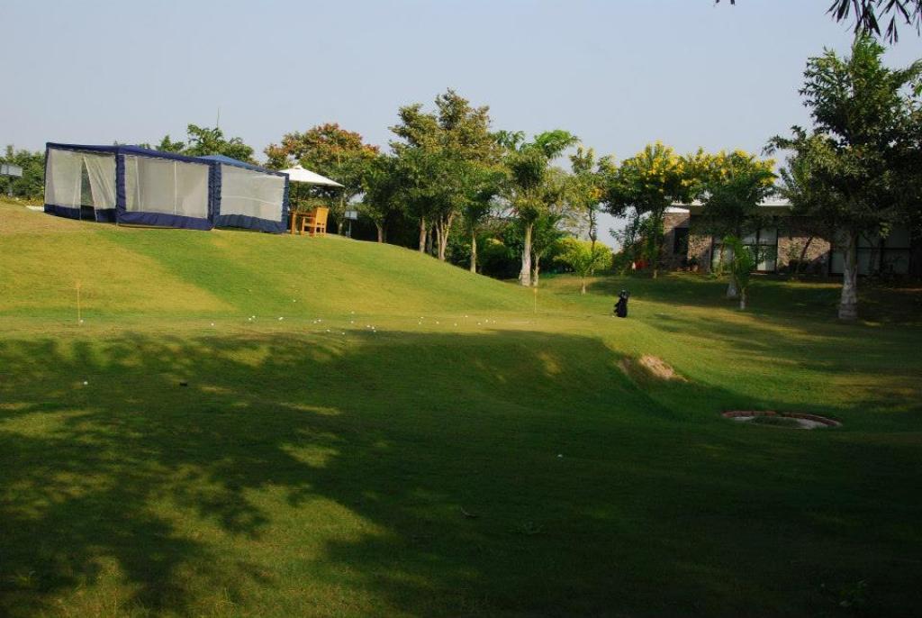 Aravli Vista Hotell Gurgaon Exteriör bild