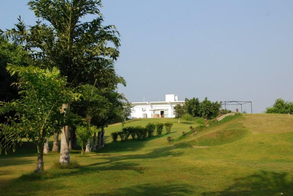 Aravli Vista Hotell Gurgaon Exteriör bild