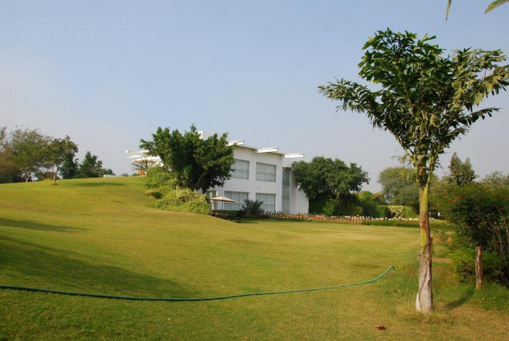 Aravli Vista Hotell Gurgaon Exteriör bild