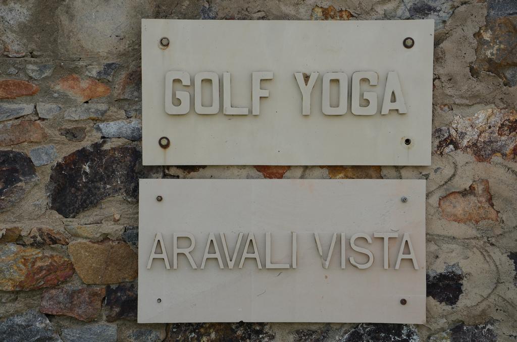 Aravli Vista Hotell Gurgaon Exteriör bild