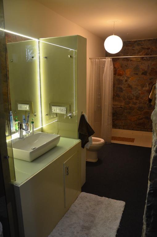 Aravli Vista Hotell Gurgaon Rum bild