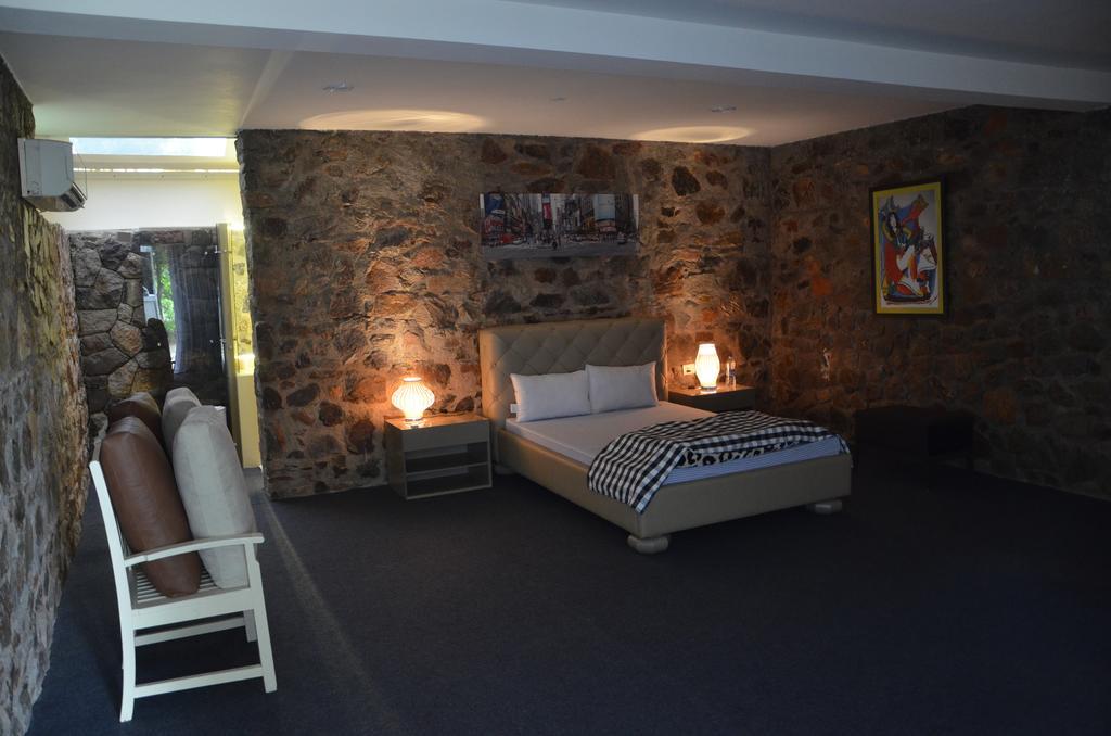 Aravli Vista Hotell Gurgaon Rum bild